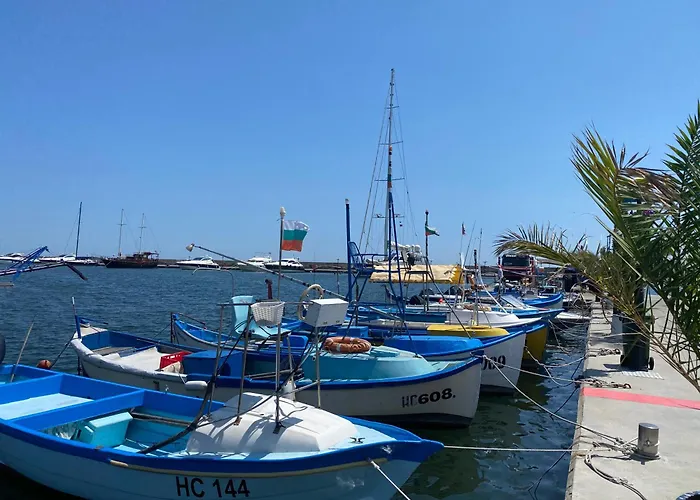 アパート Horizon 17 'б' *